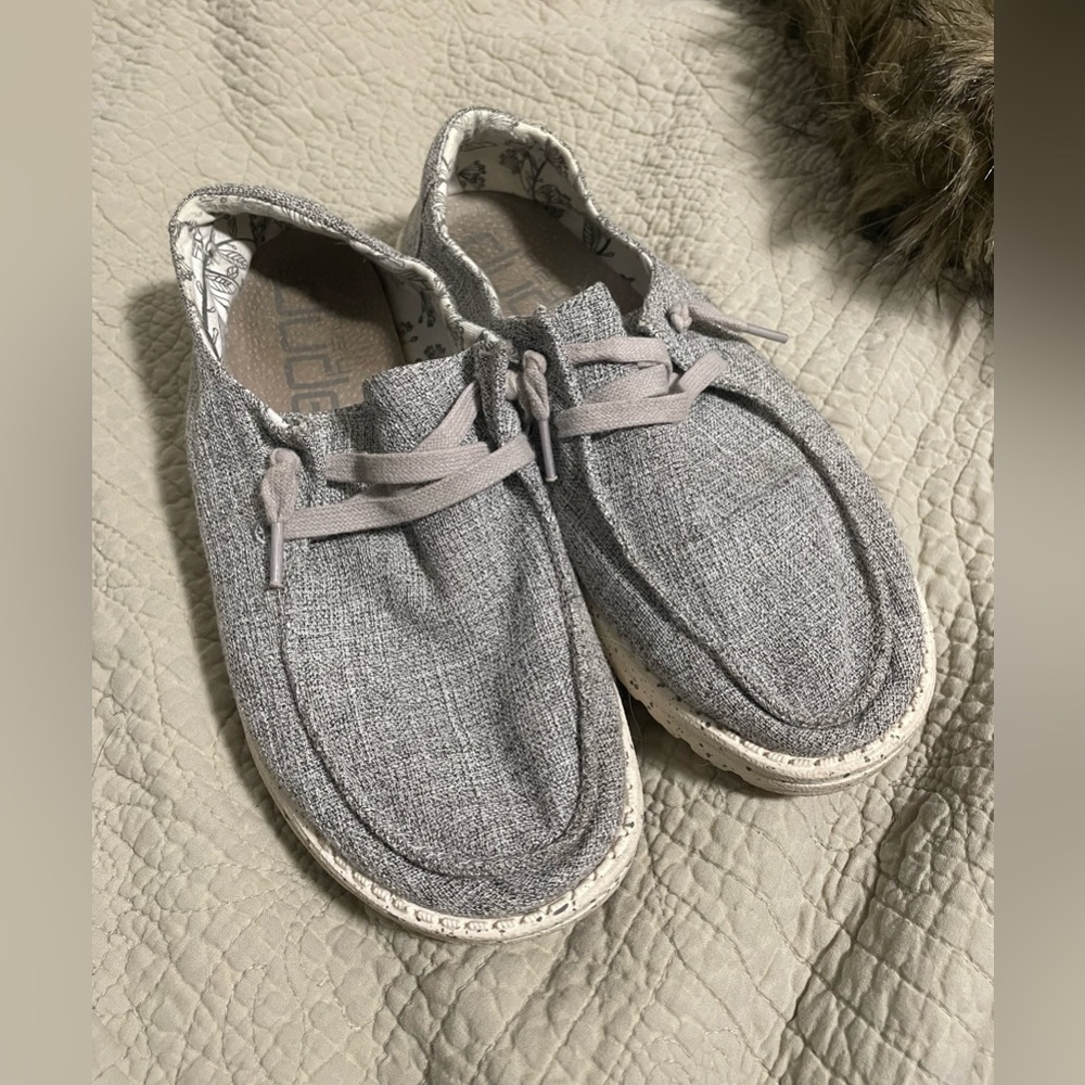 Wendy Linen Iron Hey Dudes